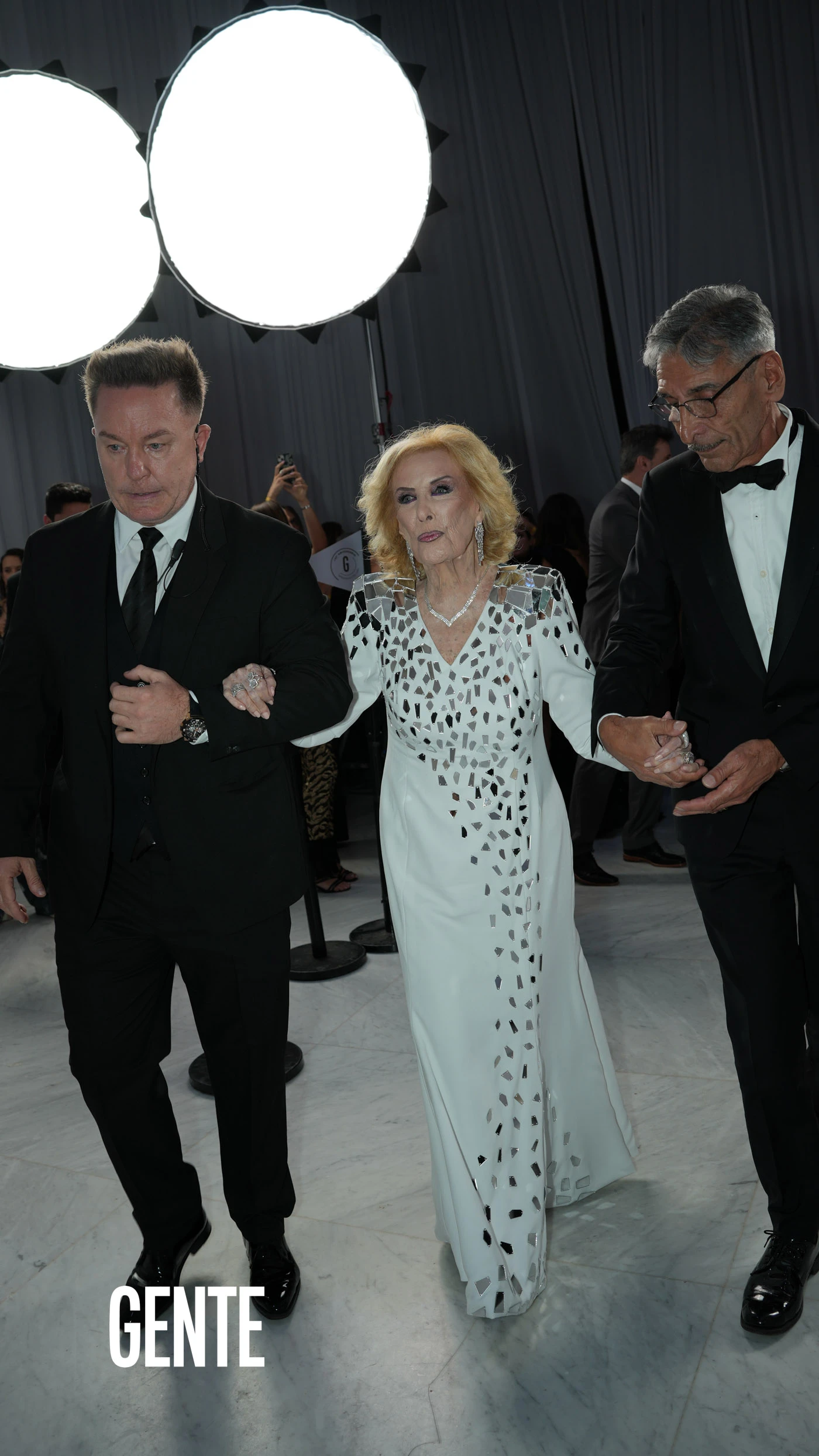 El impactante look blanco de Mirtha Legrand en la Gala Personajes del Año de GENTE