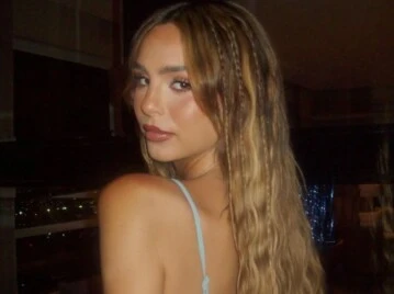 El gran cambio de look de Juanita Tinelli para el verano: flequillo + mechas