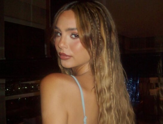 El gran cambio de look de Juanita Tinelli para el verano: flequillo + mechas