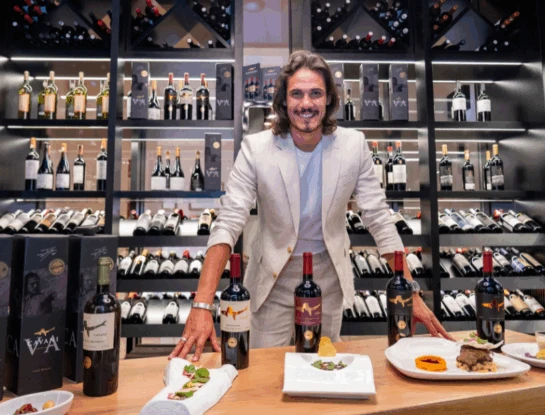 Edinson Cavani estrena el 2026 con un nuevo emprendimiento los detalles de su exclusiva línea de vinos