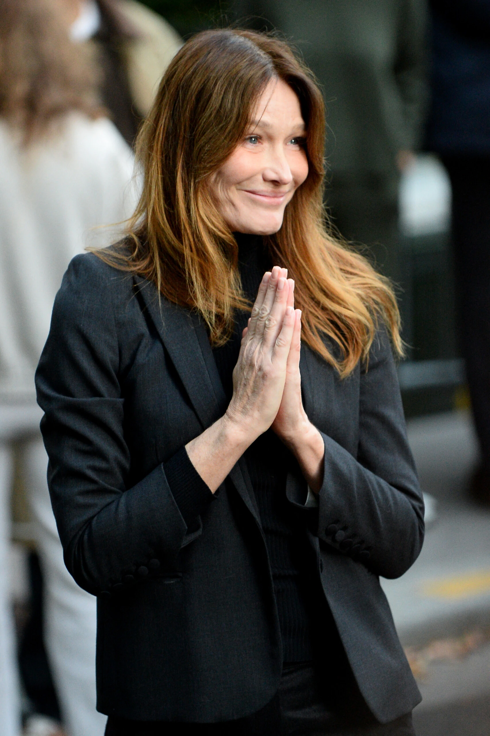 Carla Bruni, esposa de Nicolas Sarkozy, finalizó su tratamiento contra el cáncer.