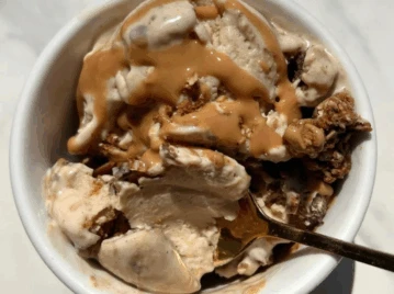 Helado de banana destacada