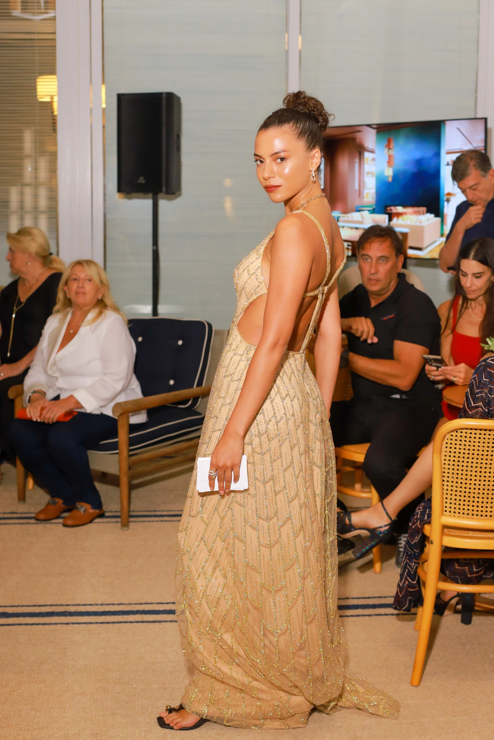 Marian Saud presentó su colección Masquerade SS26 en un desfile de lujo en Cipriani Punta del Este