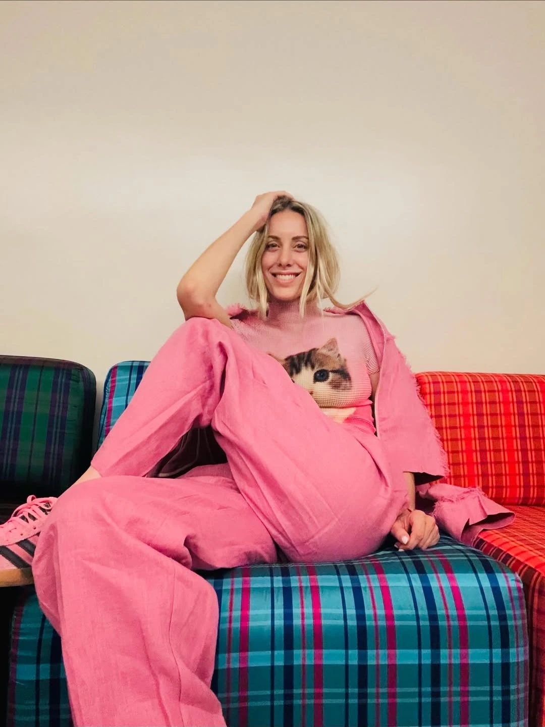 Anita Espasandín y los tres looks a puro color que anticipan las tendencias del verano 2026