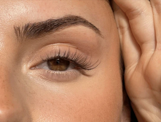 Makeup de fiesta: el secreto de una maquilladora para lograr pestañas XL (sin permanente ni extensiones)