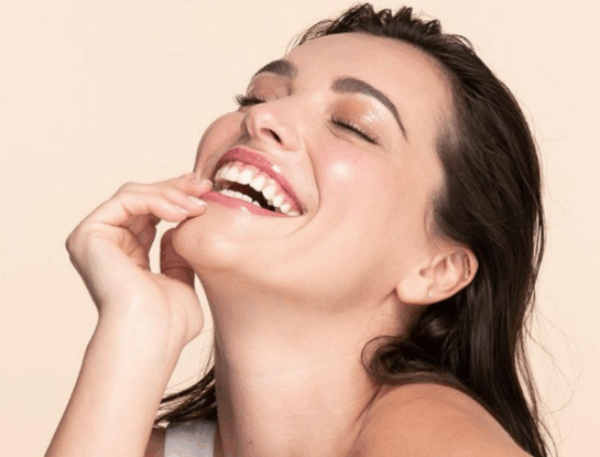 Melatonina en tu sérum: por qué es el ingrediente furor del skincare y cuándo conviene usarlo