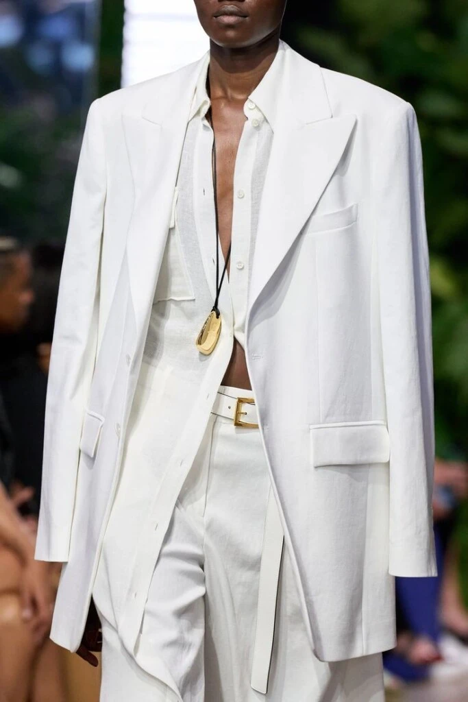 Impecable y look relajado