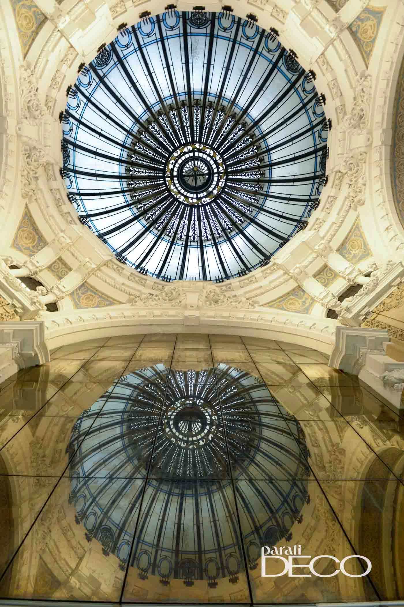 Sus cúpulas vidriadas fueron posible gracias a su estructura de hormigón armado, una gran innovación de su tiempo.