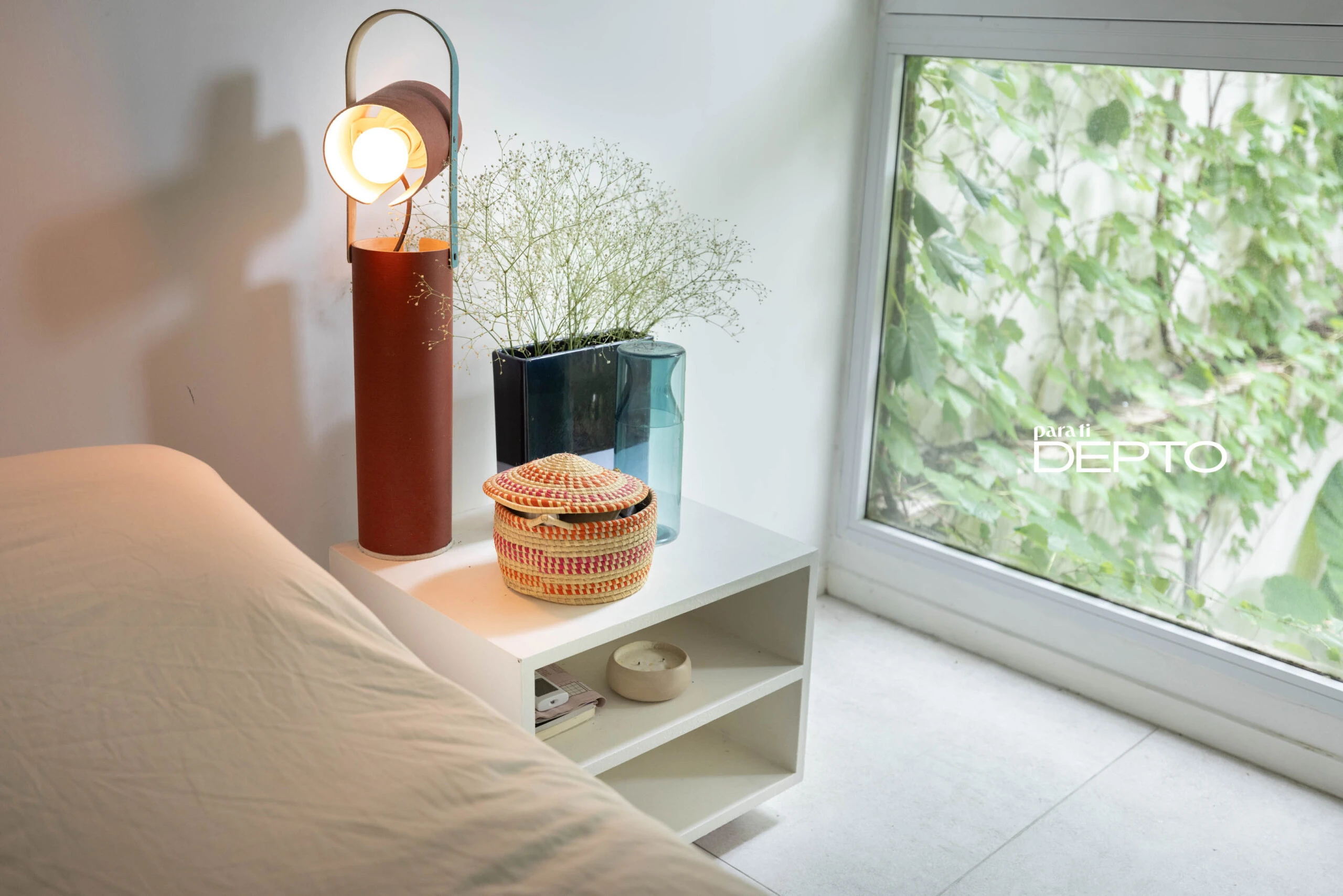 Habitación con vista y luminaria de Weplight.