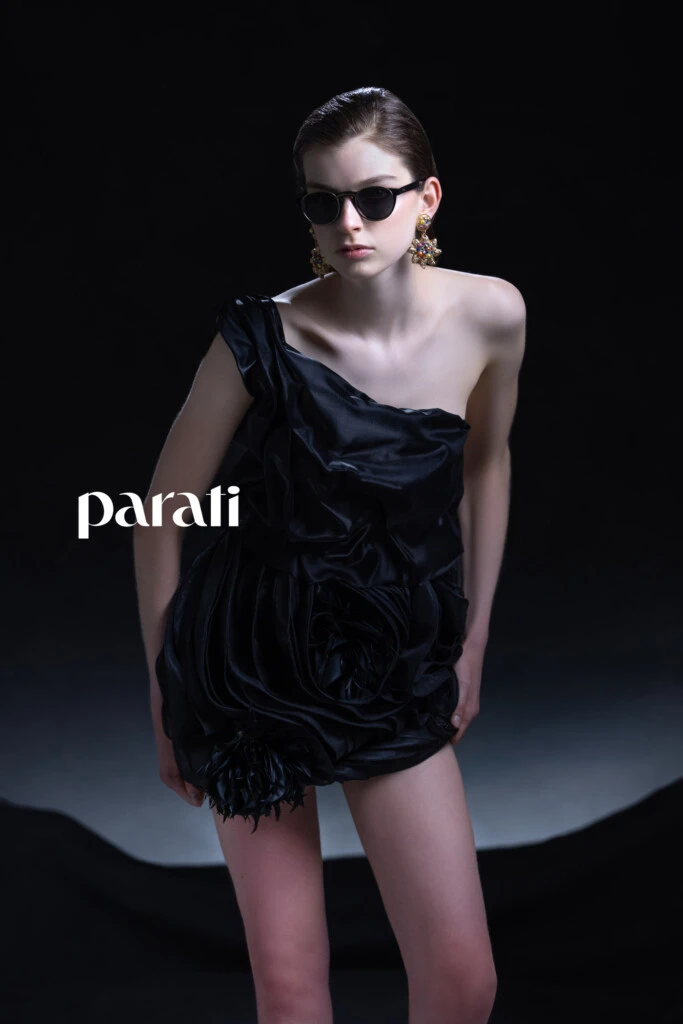 Top irregular de seda y falda balloon de villoné @nuriabueno_ok Anteojos @hardem_official y aros dorados con piedras @losvadosdelisen