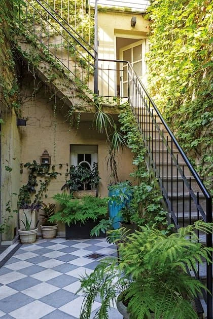 Incorporar vegetación de manera integrada al espacio, como parte del diseño y no solo como decoración. 