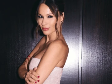 Pampita y el abrigo con flecos que ya anticipa el otoño 2026