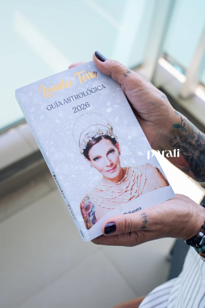 El nuevo libro sobre las predicciones del 2026 de lourdes Ferro.