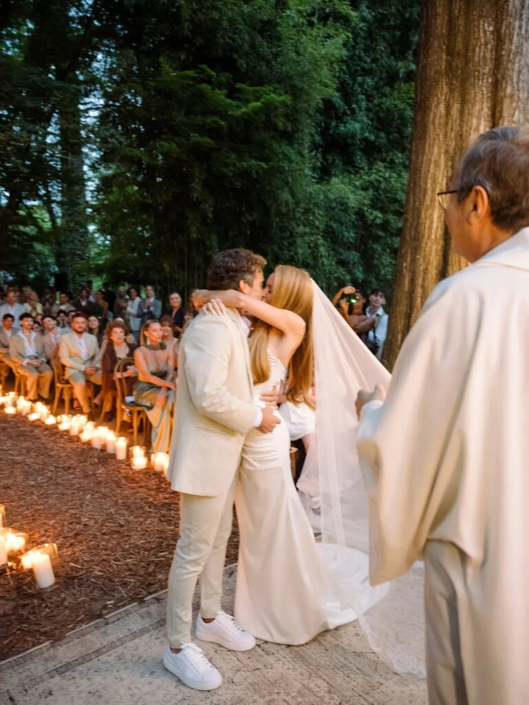 El “sí, quiero” de los novios en una ceremonia cargada de amor y emoción