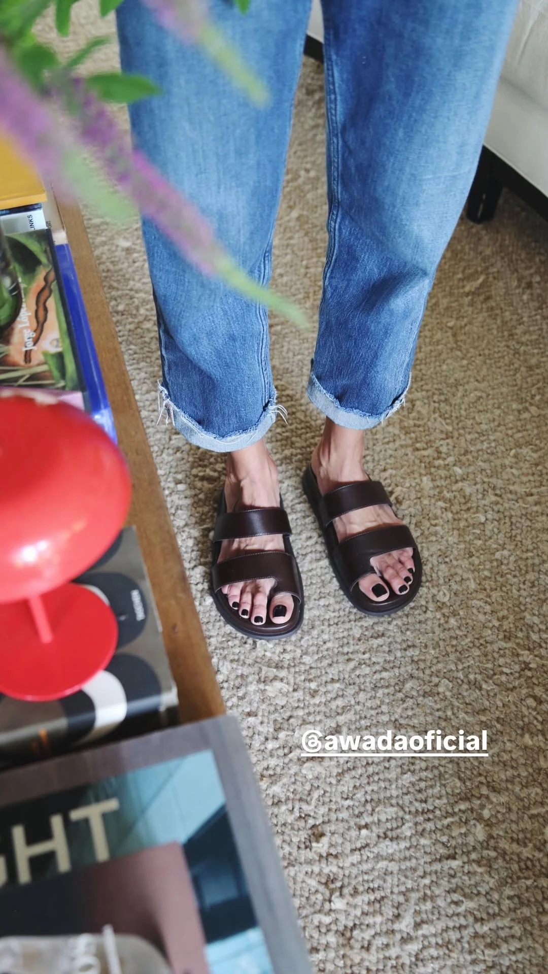 Los detalles del look de Juliana Awada. Fotos: IG. 