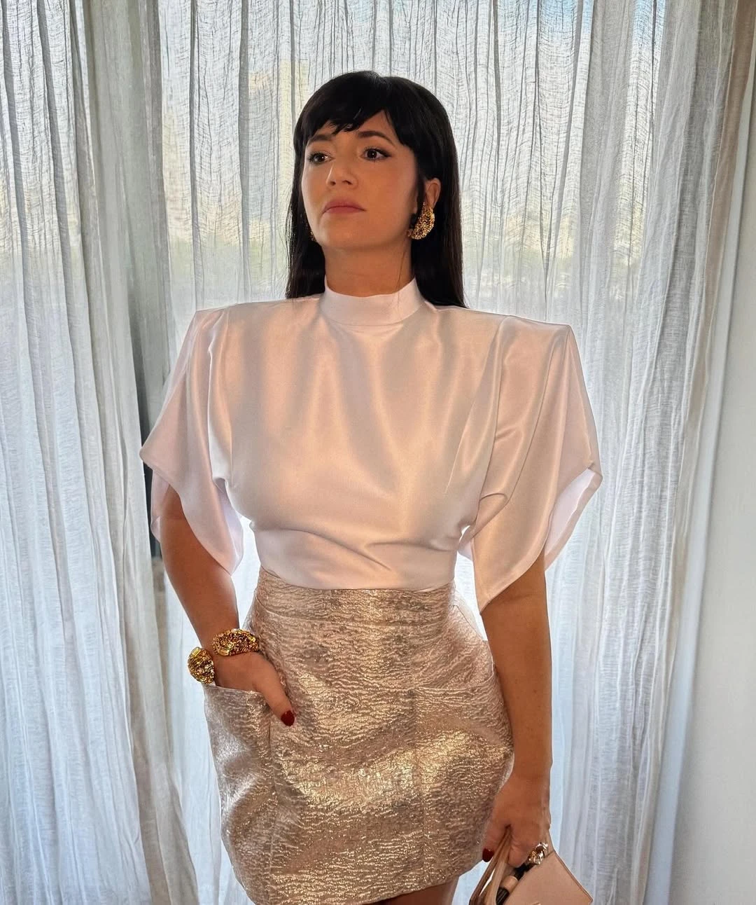 Griselda Siciliani elige blanco + dorado y firma un look perfecto para las Fiestas