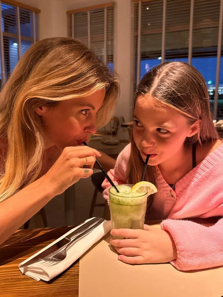 Rocío y sus hijos durante su estadía en Buenos Aires. Foto: IG