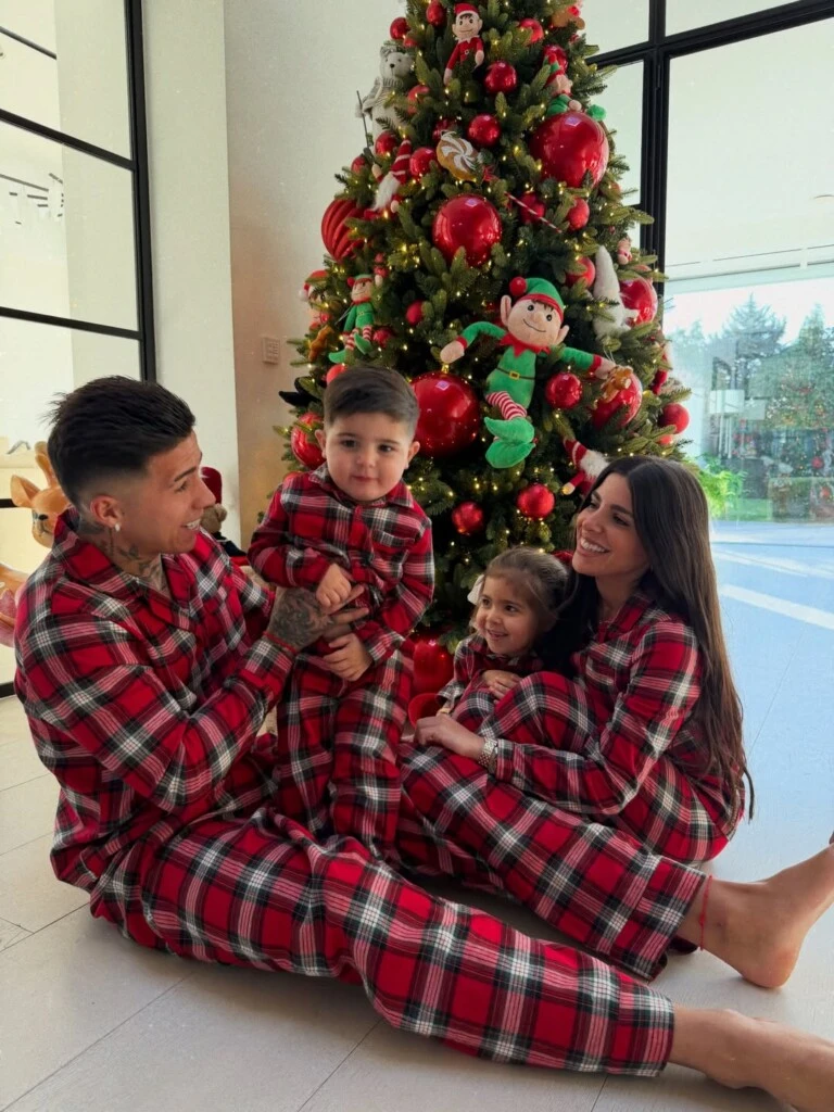 La Navidad de Enzo Fernández y Valu Cervantes. Foto: IG