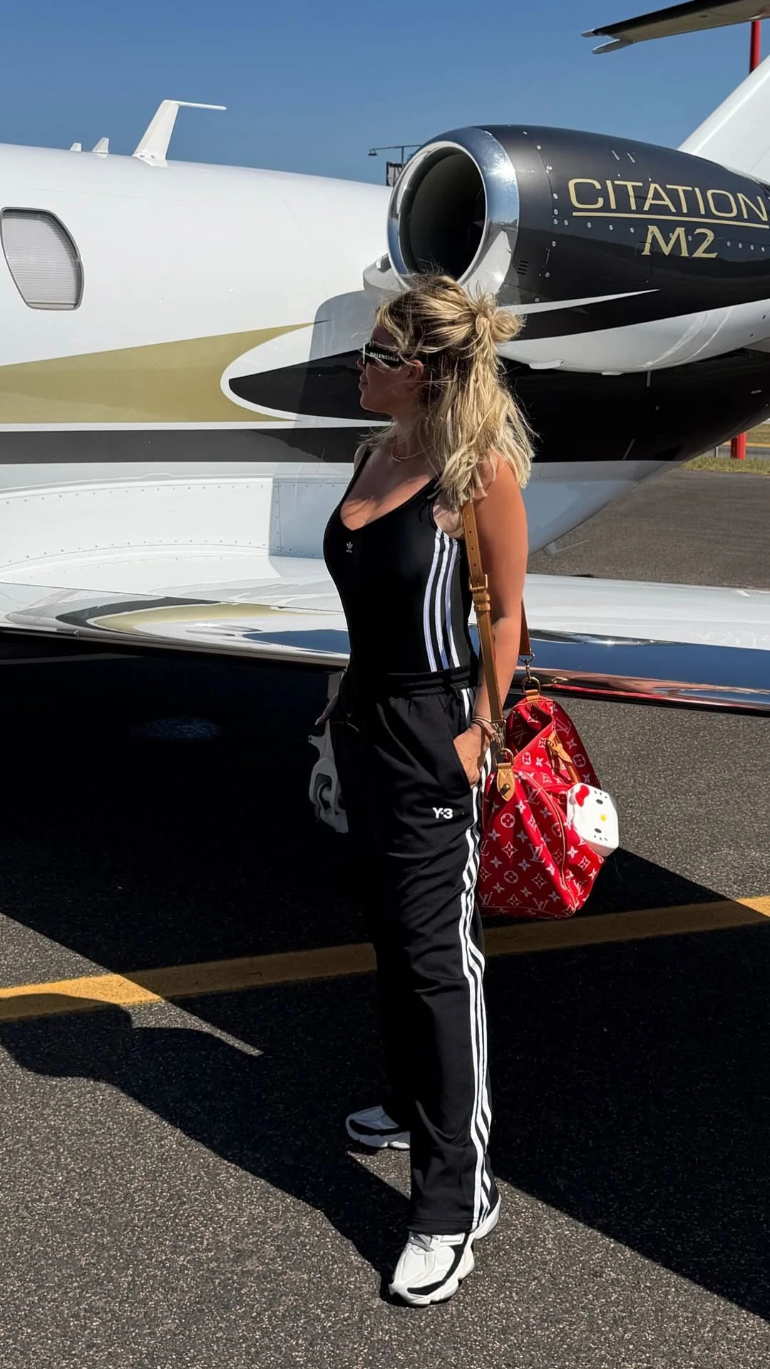 La mediática está en Punta del Este junto a su pareja e hijas. Fotos: IG.