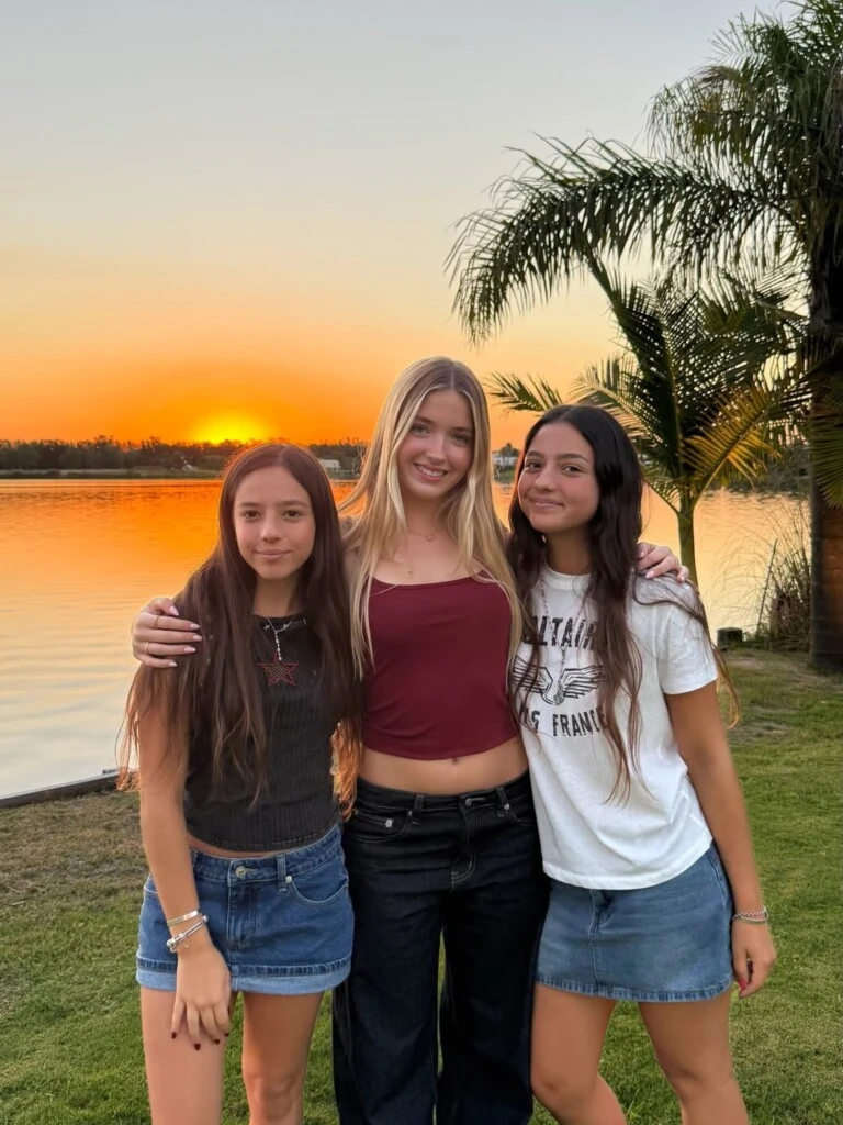 Rocío y sus hijos durante su estadía en Buenos Aires. Foto: IG