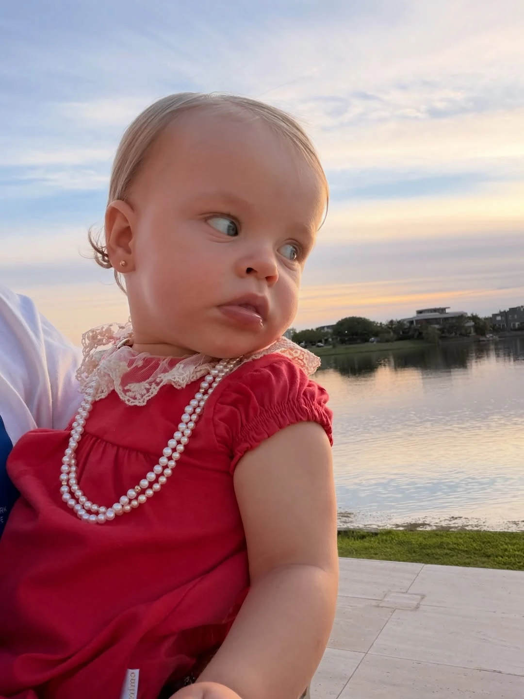 Milenka celebró la Navidad con un look fashionista