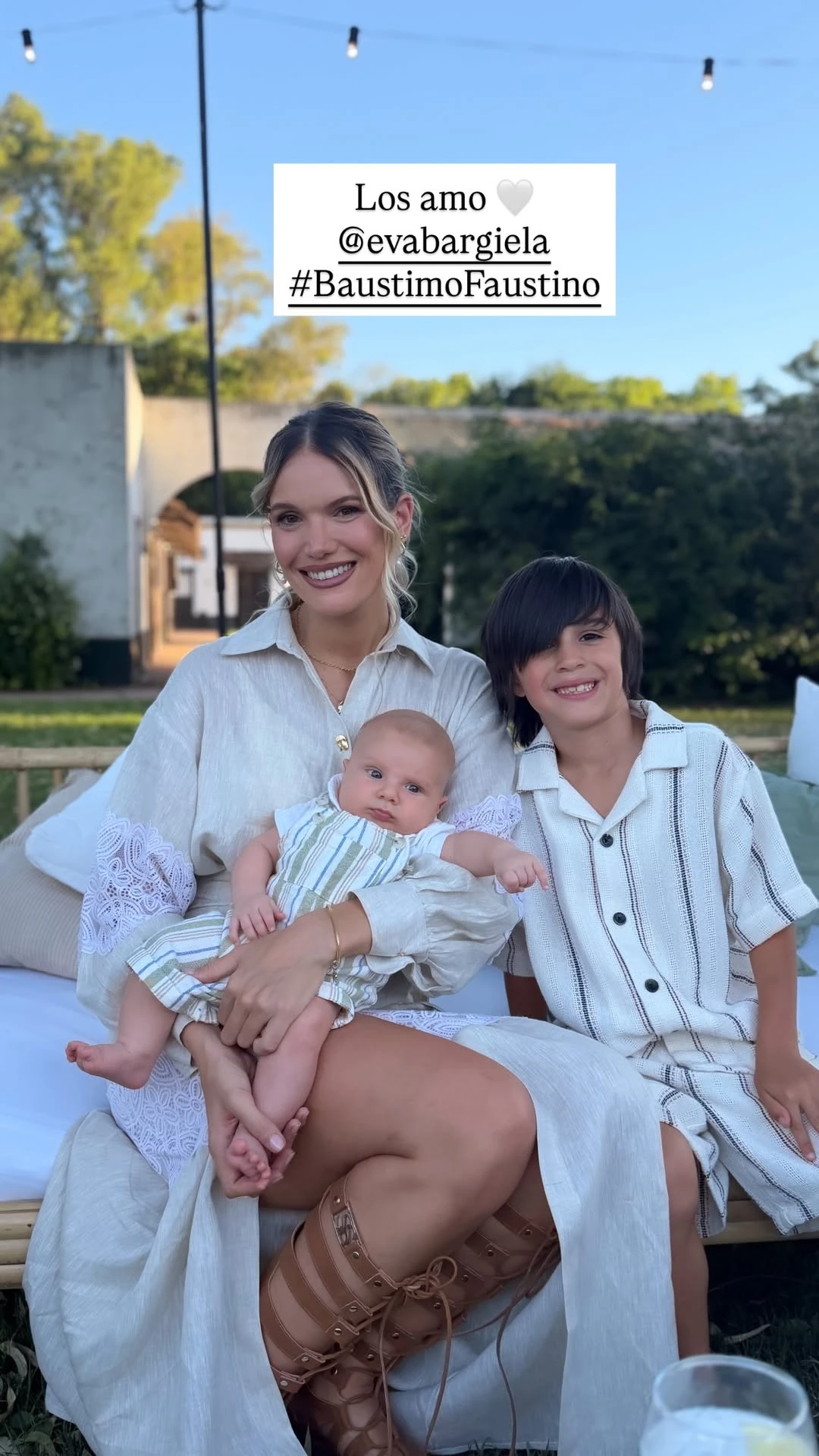 Eva Bargiela eligió un look etéreo y fresco para el bautismo de Faustino