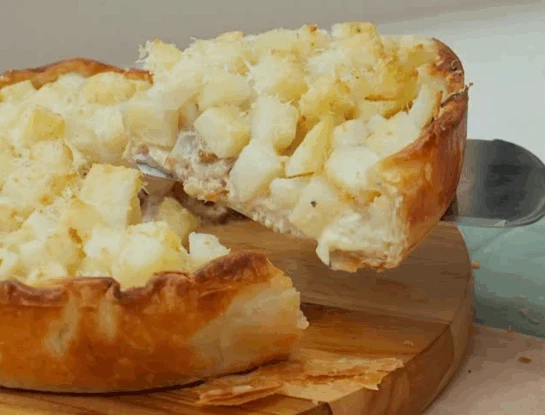 Tarta hojaldrada de lomito, roquefort y papa la receta original y express para resolver tus comidas