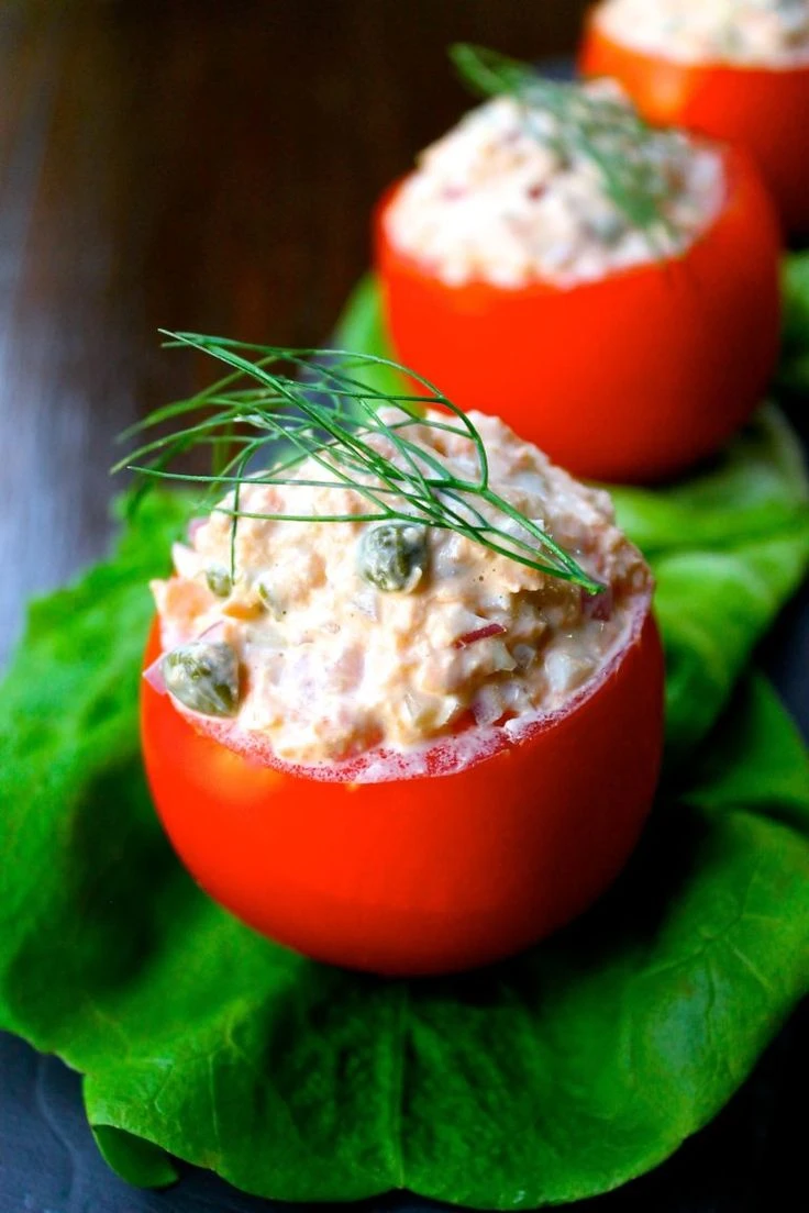 Tomates rellenos para Navidad: 3 versiones fáciles para todos los gustos