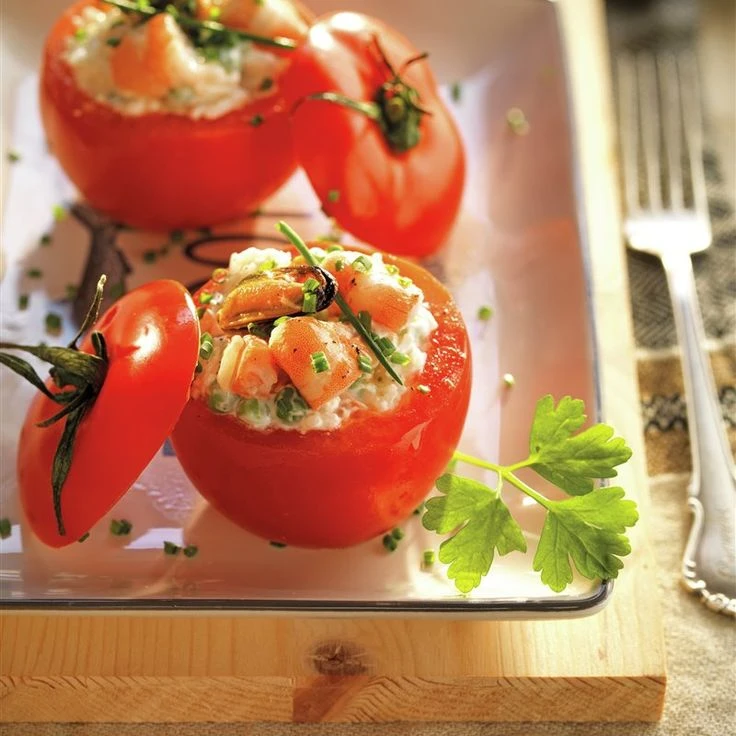 Tomates rellenos para Navidad: 3 versiones fáciles para todos los gustos