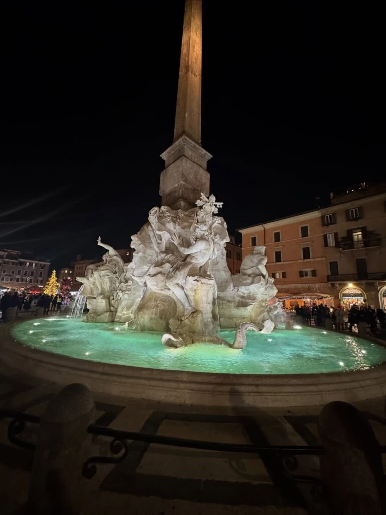 Robles celebró parte de su cumpleaños en la Fontana dei Quattro Fiumi.