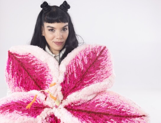 La Triple T de Yael Tesouro: Tufting, Texturas y Transformación 