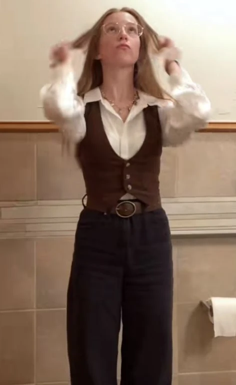 La camisa blanca es la protagonista de esta tendencia.