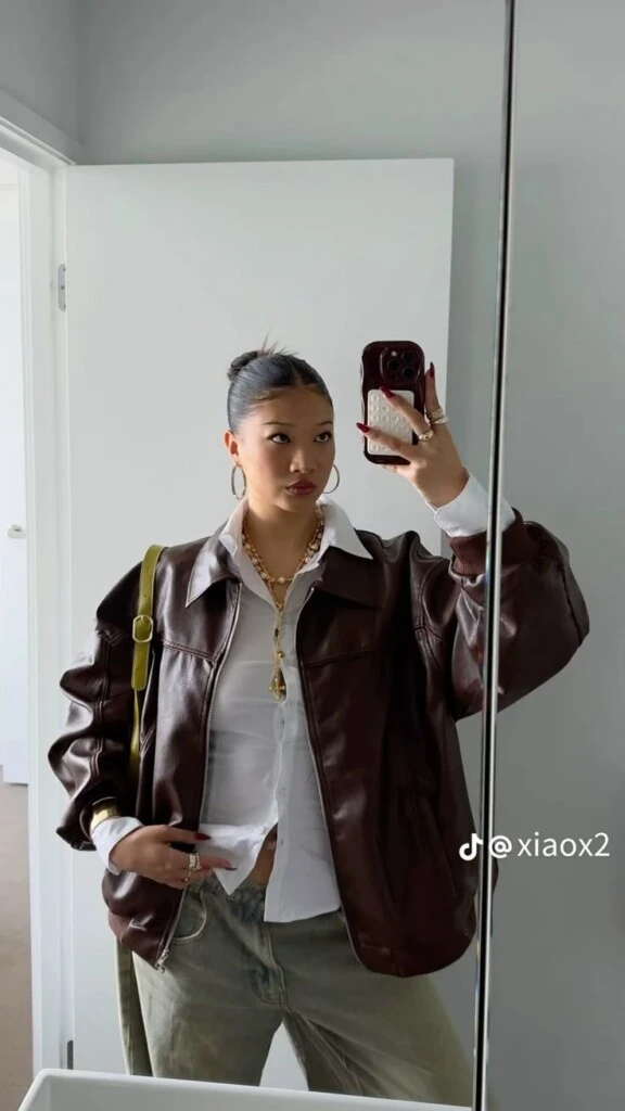 Un look clásico y bien sade girl.