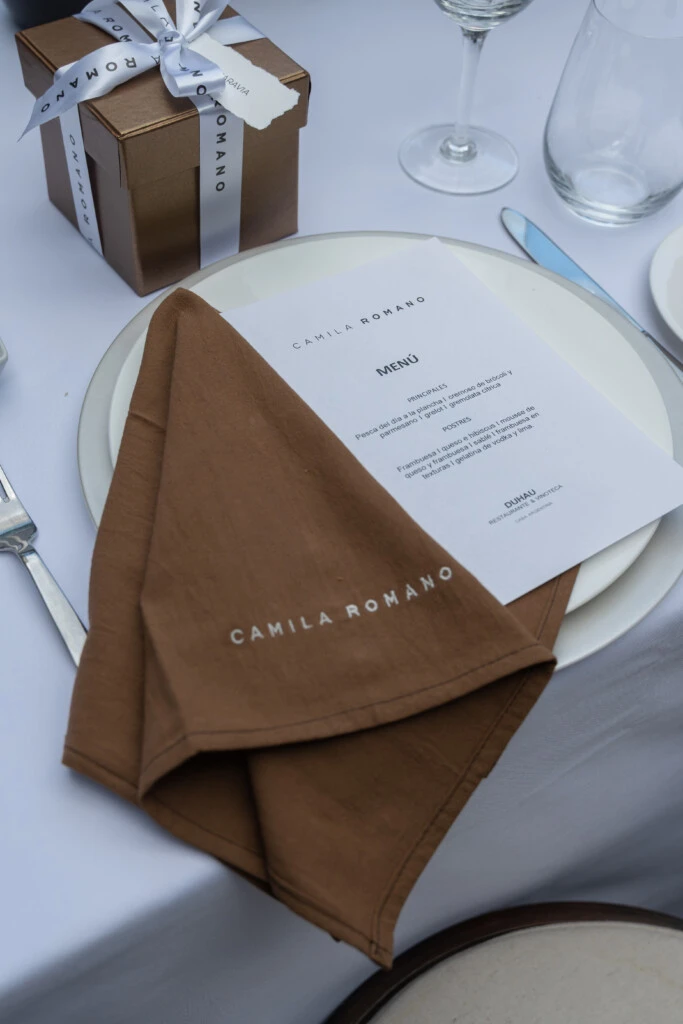 Ambientación inspirada en mocha mousse