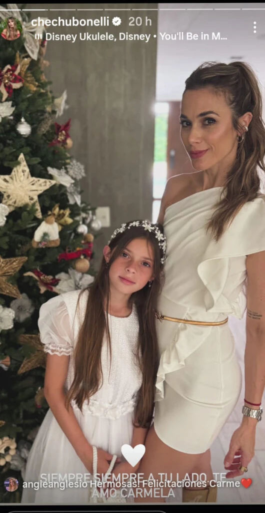 Chechu Bonellli mostró una foto de la primera comunión de su hija Carmela.