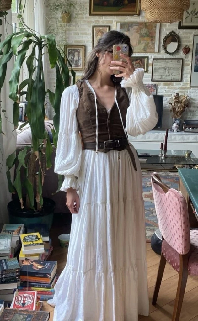 Podés armar looks con vestidos poéticos.