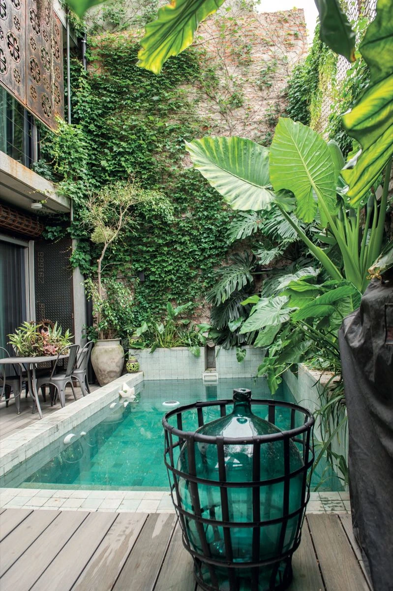 . “Queríamos lograr un espacio estilo Bali, que fuera un oasis para nosotros”, cuenta Laura. 