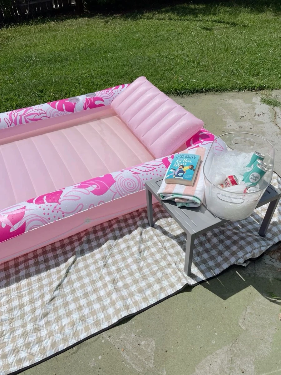 el Tanning Pool, un inflable híbrido entre colchoneta y mini piscina portátil 