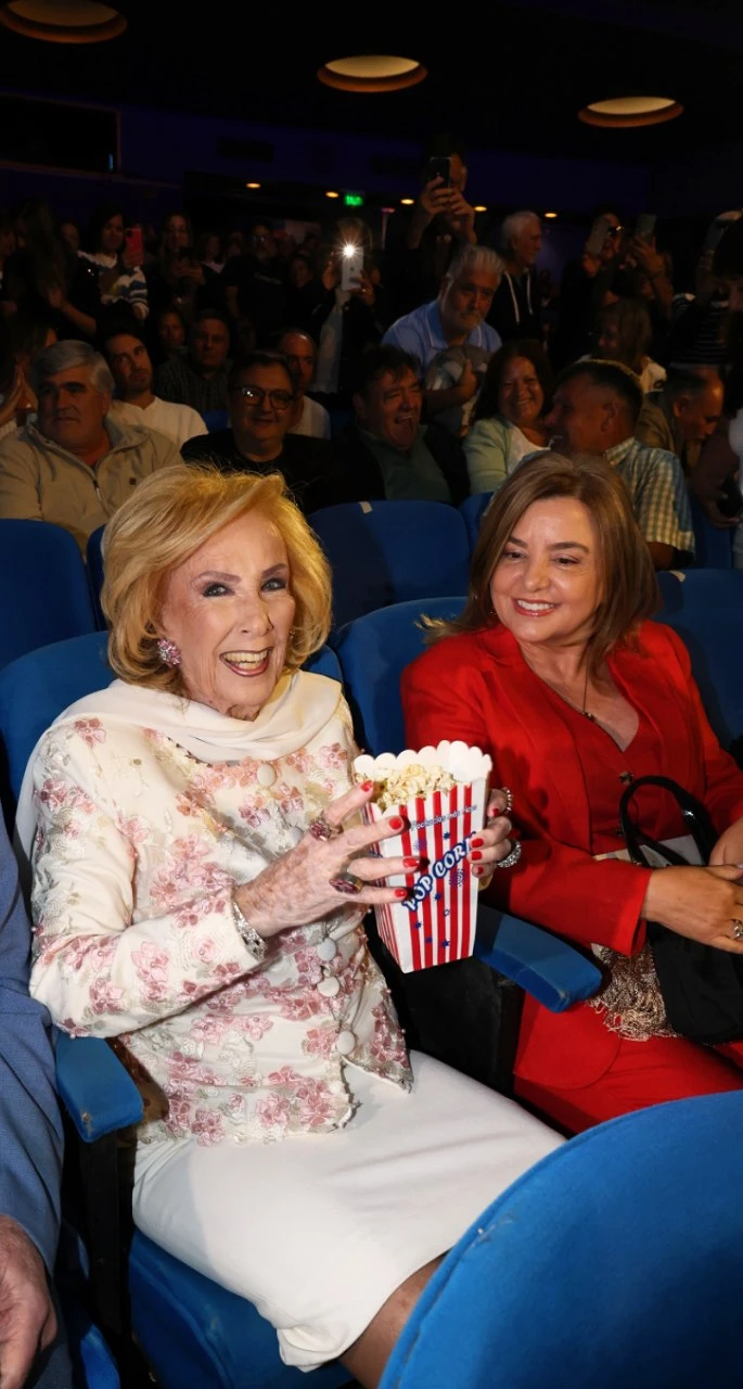 Mirtha Legrand hizo su primera salida del verano y fue a ver a Fátima Florez en Mar del Plata