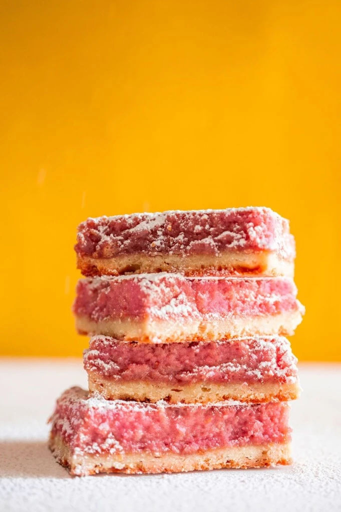 Pink lemon bars: una receta fácil, colorida y deliciosa

