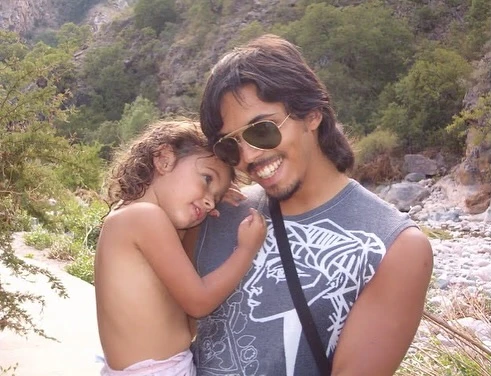 Yaco González y una carta de amor a su hija Juana en sus 25 años, con un recuerdo eterno de Agustina Posse