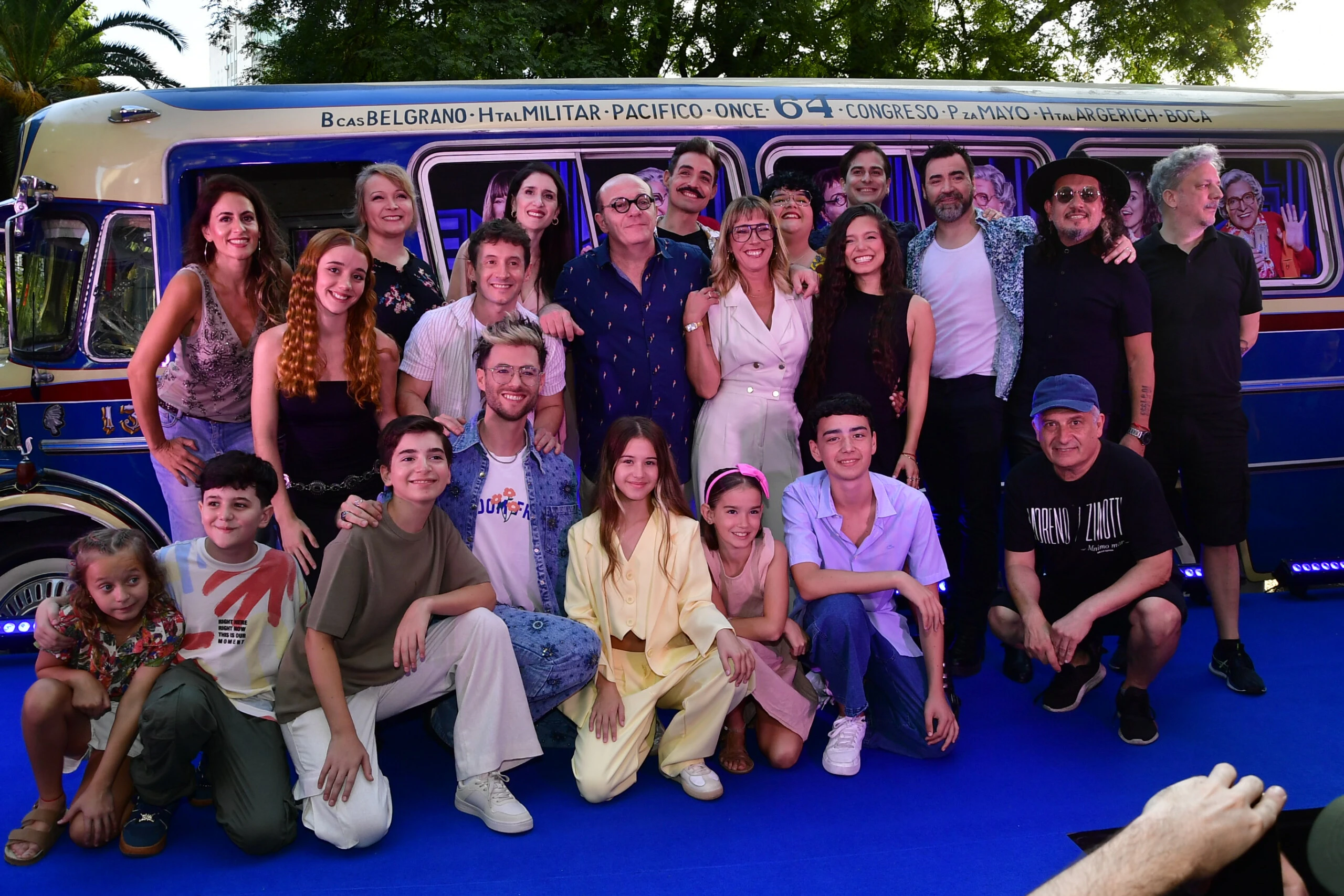 Todo el elenco de la obra infantil "Papá por siempre".