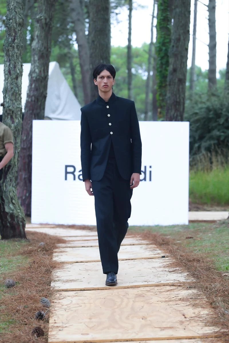 Desfile de Raimondi.