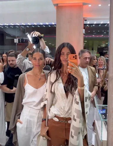 Los looks artesanales de Juana Viale y Zaira Nara en la noche esteña