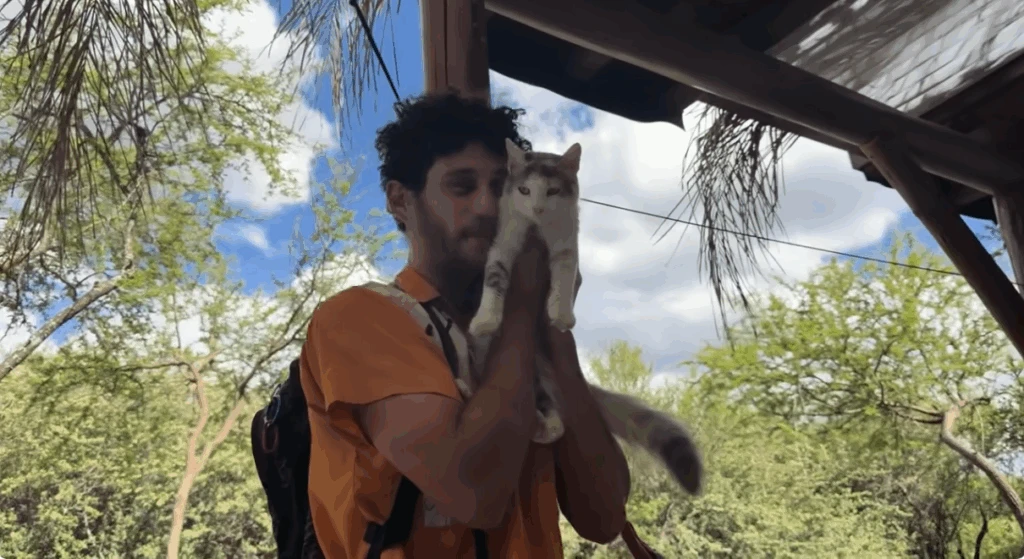 Jerónimo Weich presentó a su pareja y habló del cambio de vida que lo llevó a construir una casa de barro en Córdoba