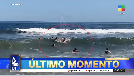 El video del susto que vivieron Martín Demichelis y sus hijos en el mar de Punta del Este