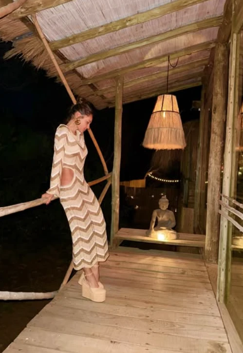 El look de Pampita que marca el regreso de las plataformas.