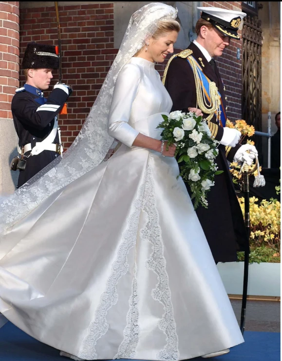 Máxima Zorreguieta llevó un vestido del diseñador Valentino en el día de su boda con el rey Alejandro de los Países bajos. 