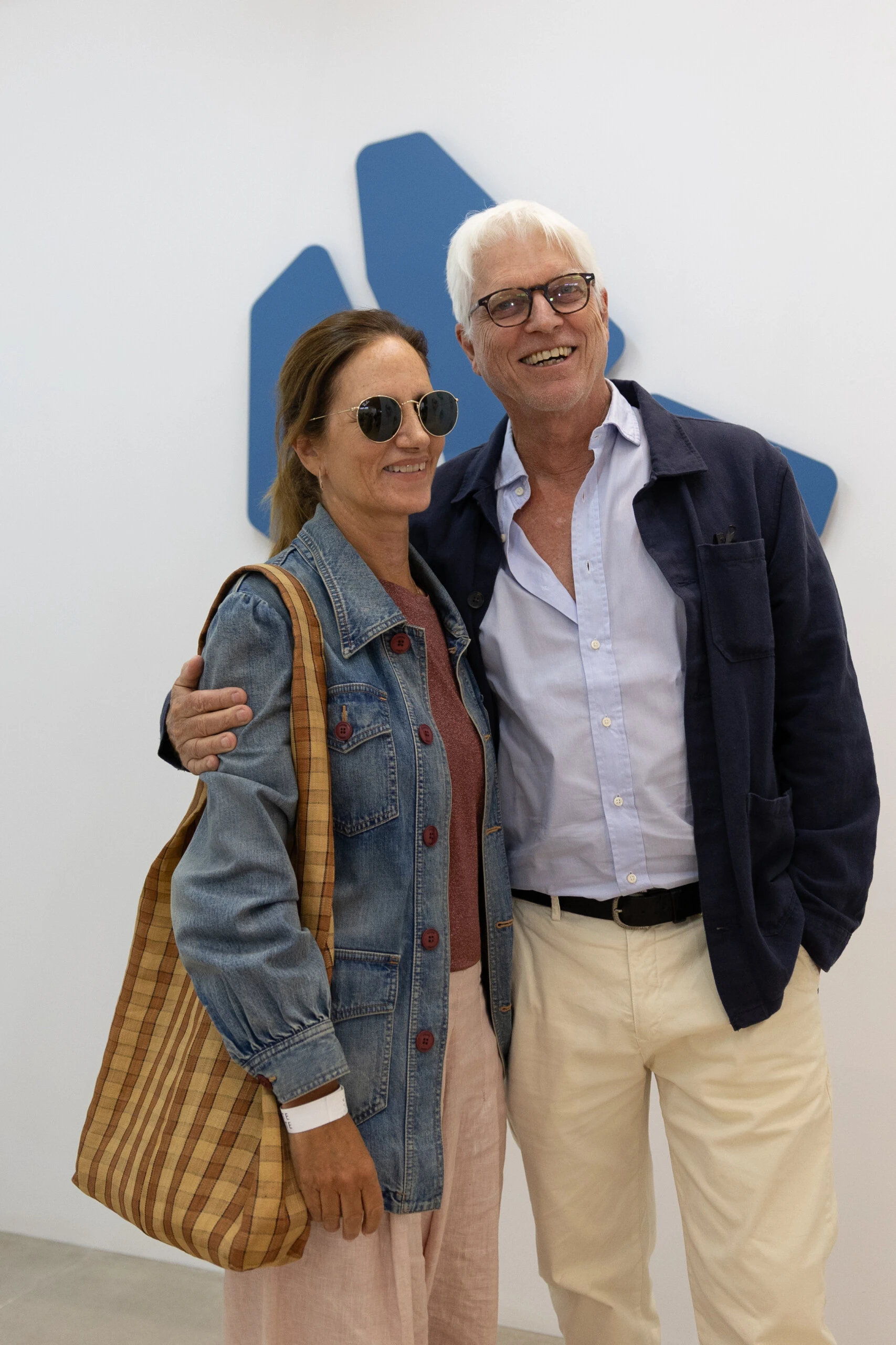 Cecilia Sartorius y Freddy Green en el preview de la feria Este Arte en José Ignacio