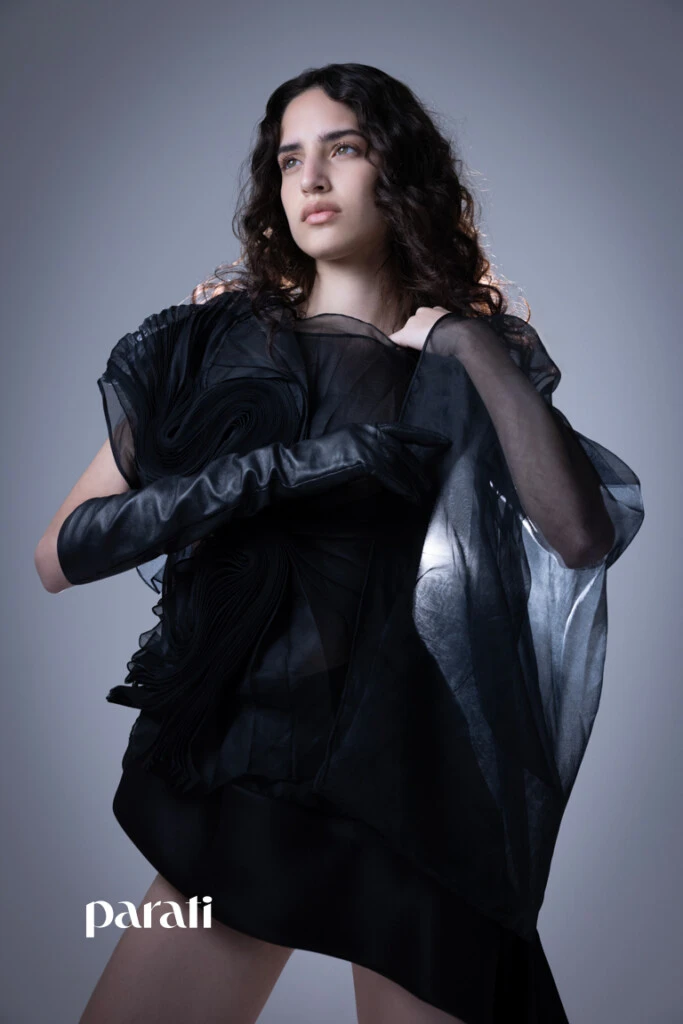 Debuté profesionalmente con Louis Vuitton.